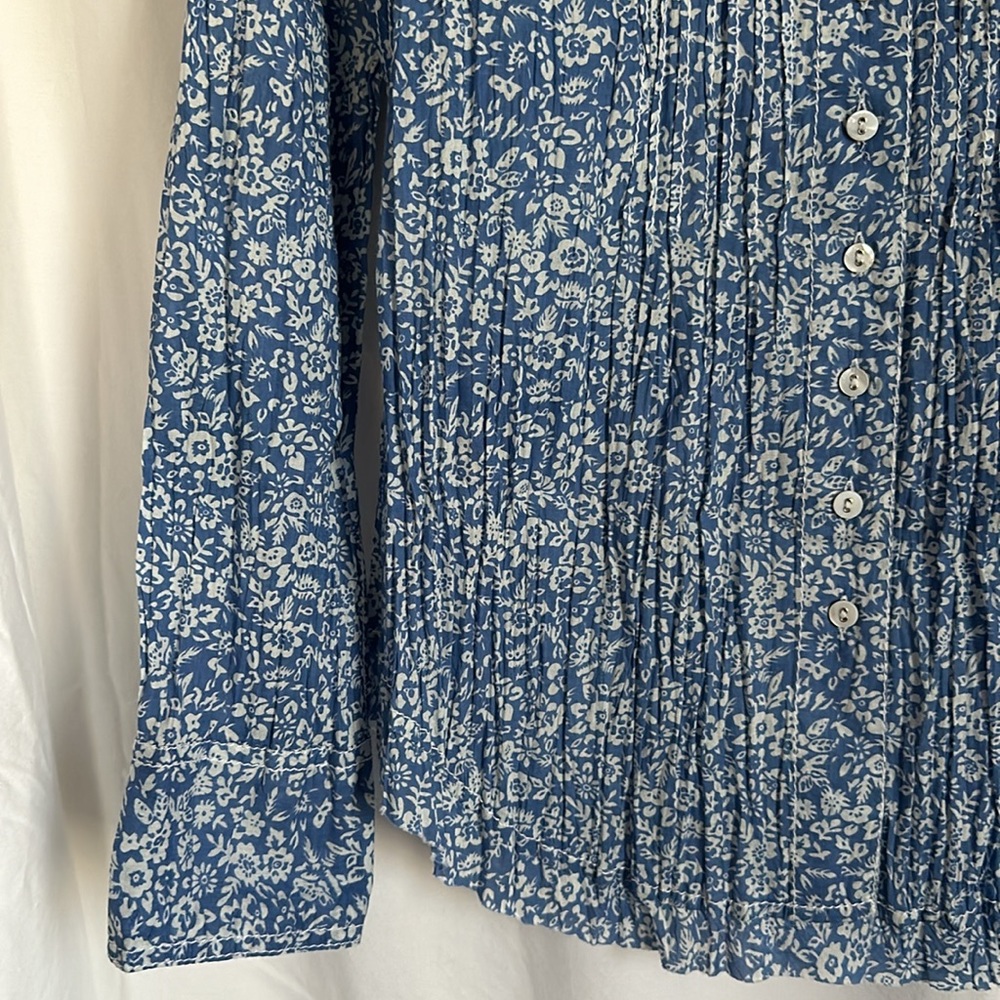 emma & miles small floral blue + white button down.